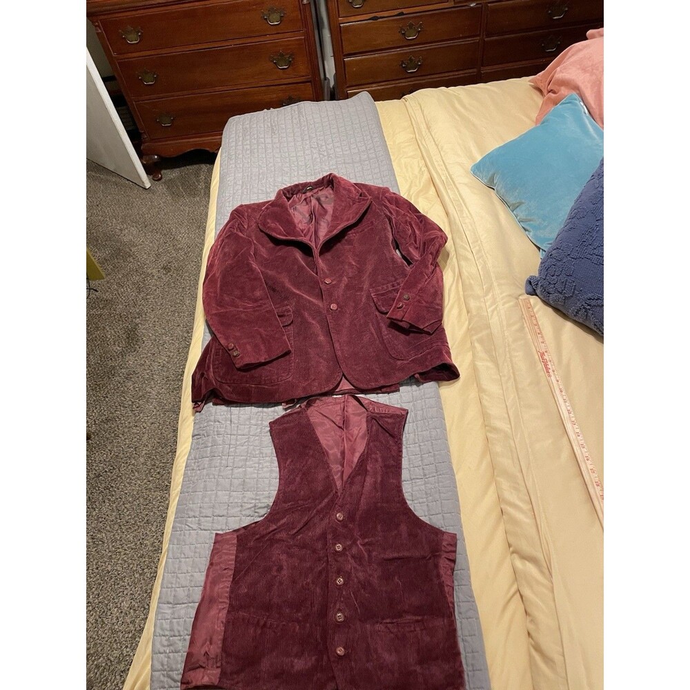 Brookfield 2 Piece Corduroy Suit Jacket & Vest Faux Tortoise Buttons Burgundy